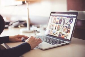 tips to improve social media advertising ROI